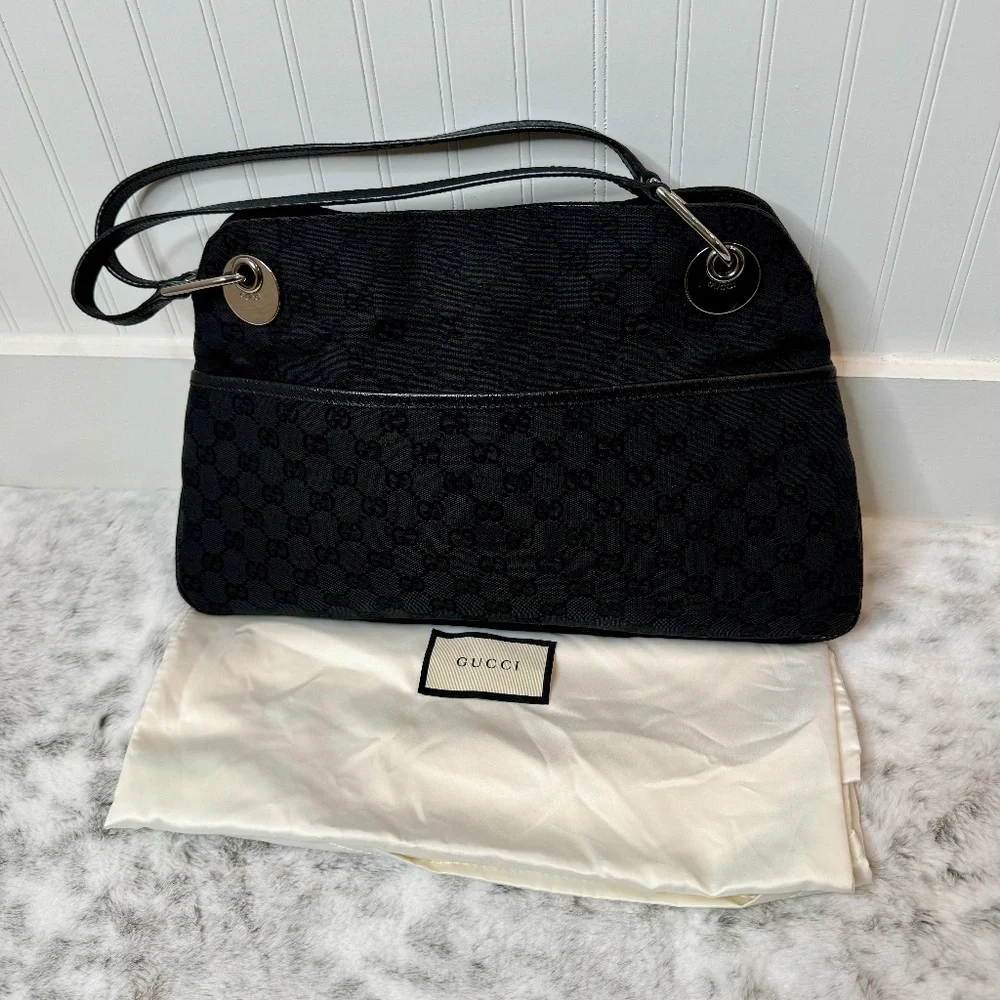Authentic GUCCI Eclipse GG Black Canvas Shoulder Bag |Tote P0029